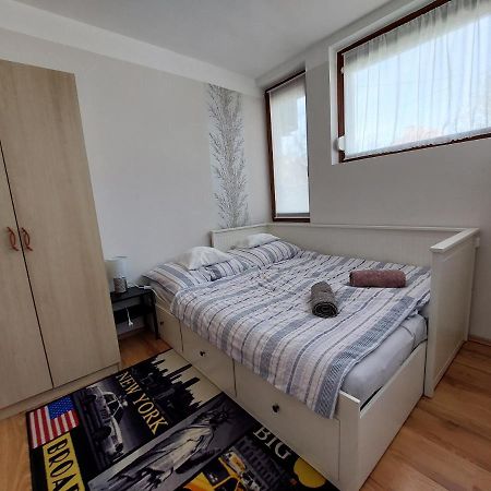 Csaladbarat Vendeglak Szegedi Maganszallashely 9 Fo Reszere, Nagycsaladok Es Barati Tarsasagok Reszere Dış mekan fotoğraf