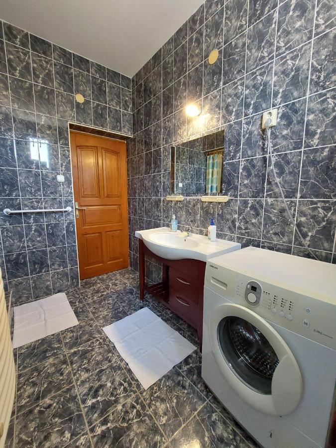 Csaladbarat Vendeglak Szegedi Maganszallashely 9 Fo Reszere, Nagycsaladok Es Barati Tarsasagok Reszere Dış mekan fotoğraf