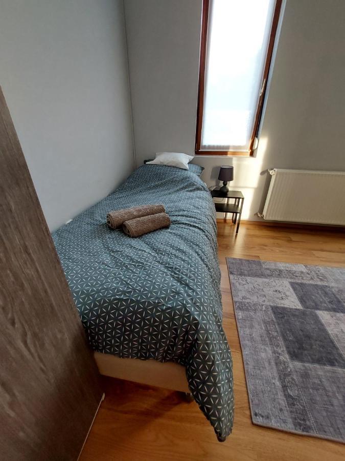 Csaladbarat Vendeglak Szegedi Maganszallashely 9 Fo Reszere, Nagycsaladok Es Barati Tarsasagok Reszere Dış mekan fotoğraf