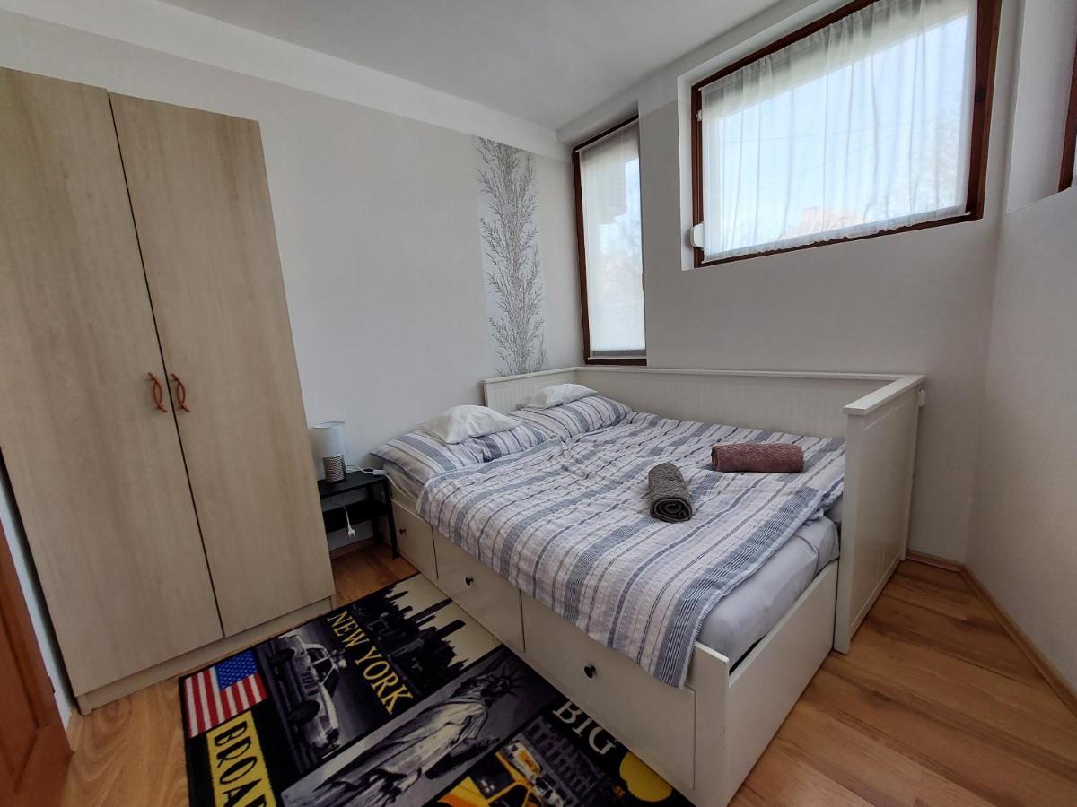 Csaladbarat Vendeglak Szegedi Maganszallashely 9 Fo Reszere, Nagycsaladok Es Barati Tarsasagok Reszere Dış mekan fotoğraf